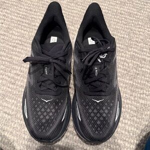 Hoka CLIFTON 9 Women’s Black and White Sz 10